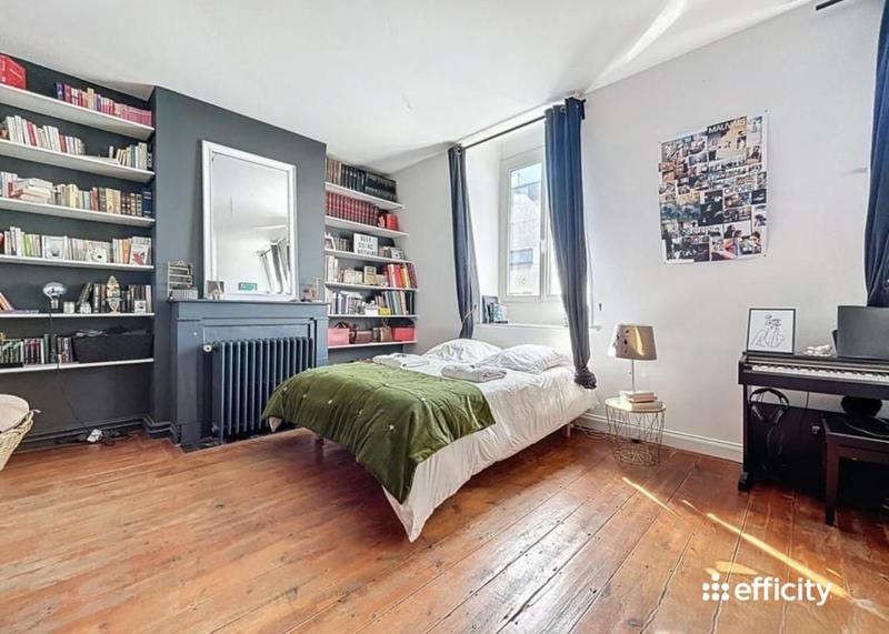 Maison - 220 m² - 7 pièces