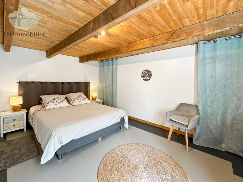 Maison - 211 m² - 15 pièces