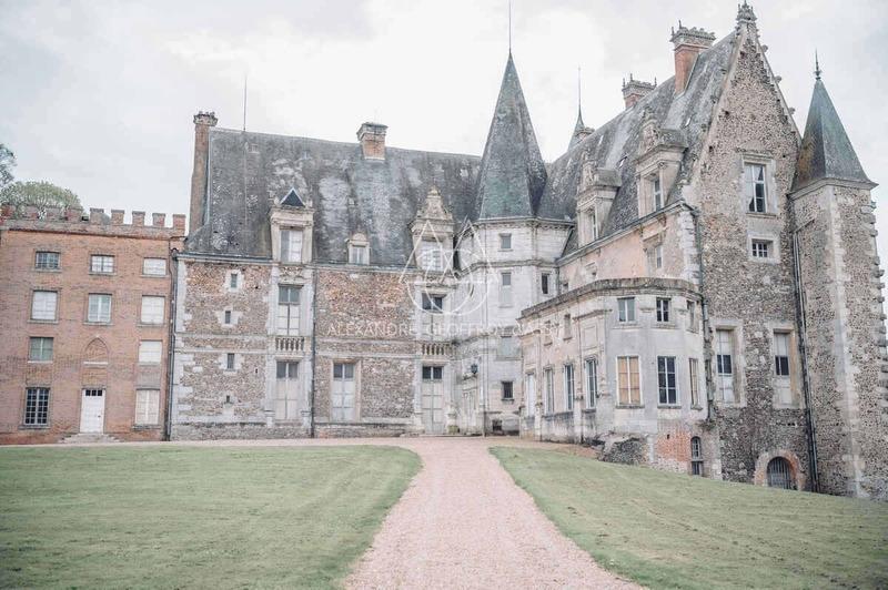 Château - 3 750 m² - 130 pièces