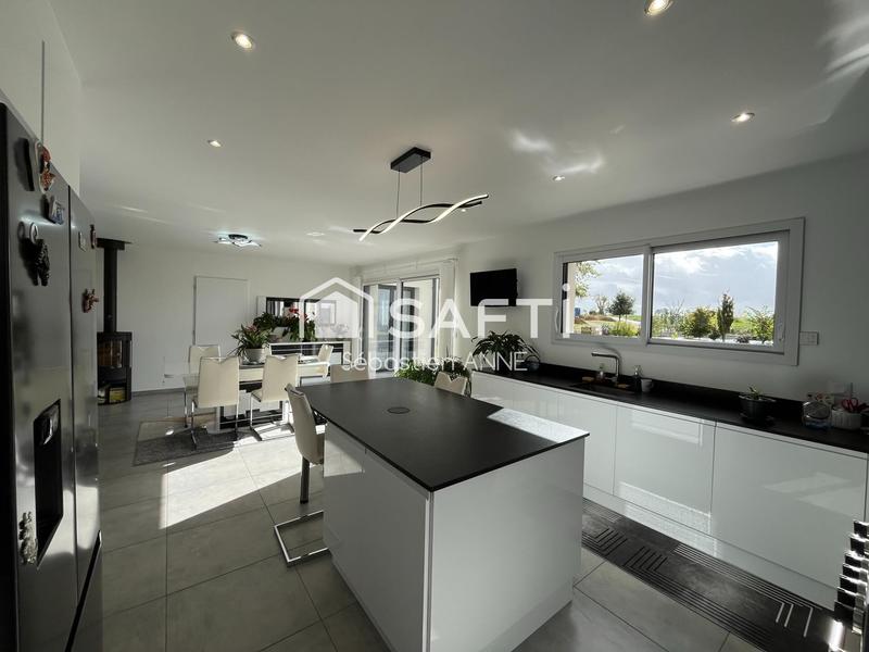 Maison - 121 m² - 5 pièces