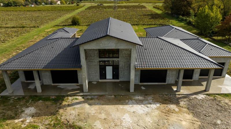 Maison - 436 m² - 12 pièces