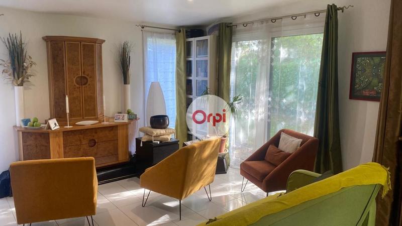 Demeure - 200 m² - 5 pièces