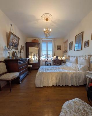 Appartement bourgeois - 81 m² - 3 pièces