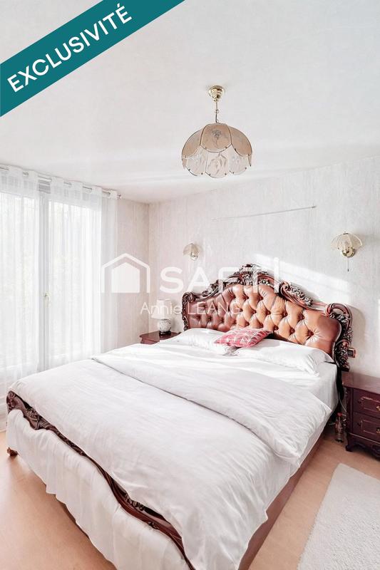 Maison - 244 m² - 9 pièces