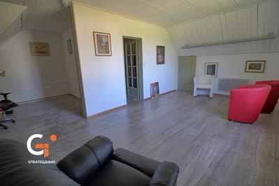 Maison - 235 m² - 8 pièces