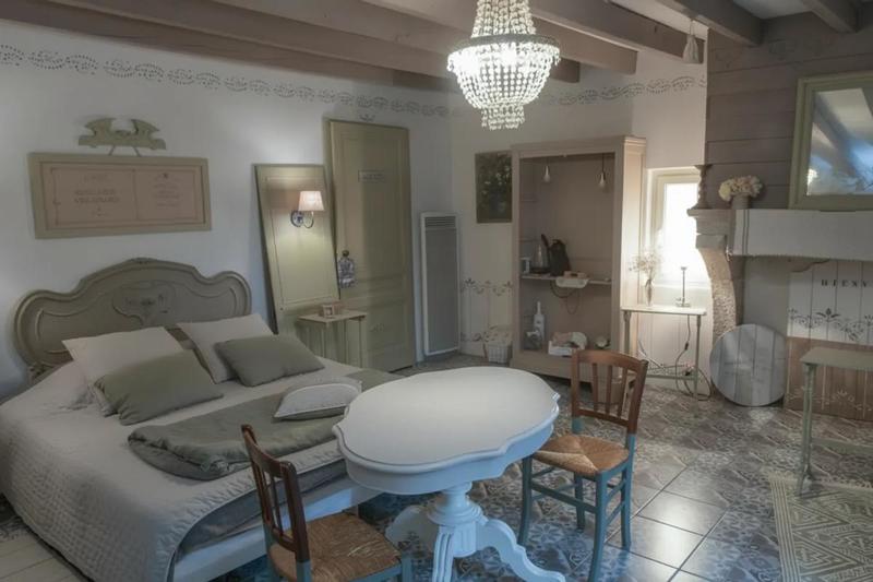 Maison en pierre - 350 m² - 8 pièces