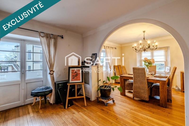 Maison - 230 m² - 7 pièces