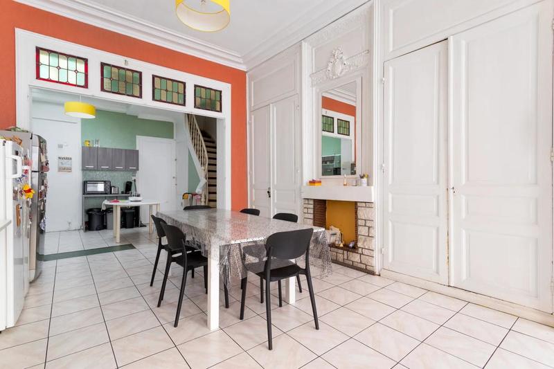 Maison - 227 m² - 9 pièces