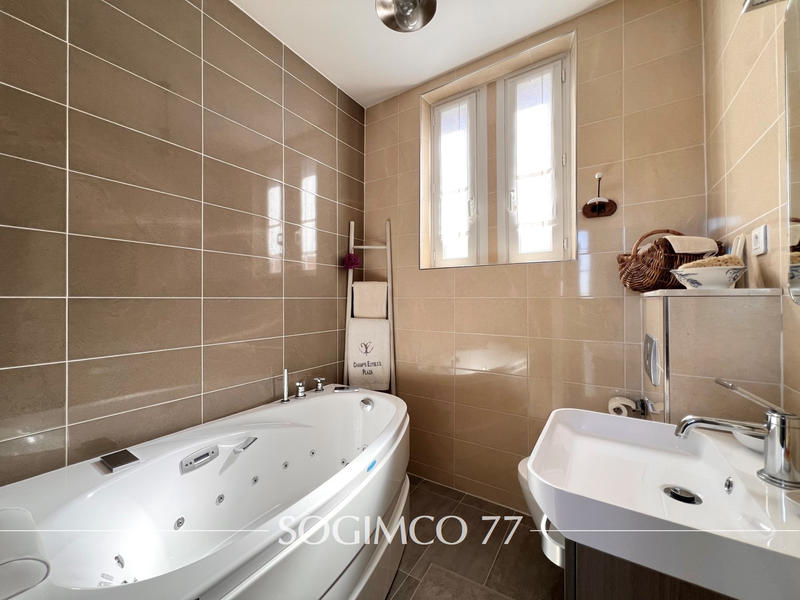 Maison - 115 m² - 6 pièces