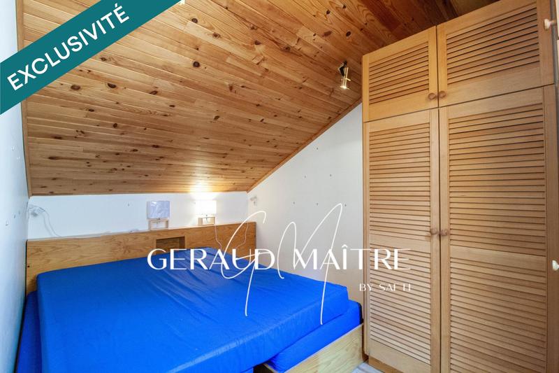 Maison - 1 080 m² - 90 pièces