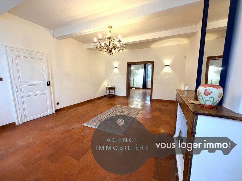 Maison - 214 m² - 7 pièces