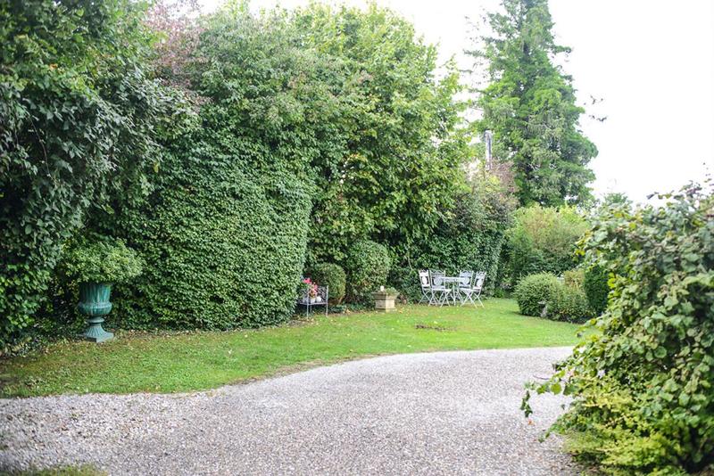 Maison - 250 m² - 10 pièces