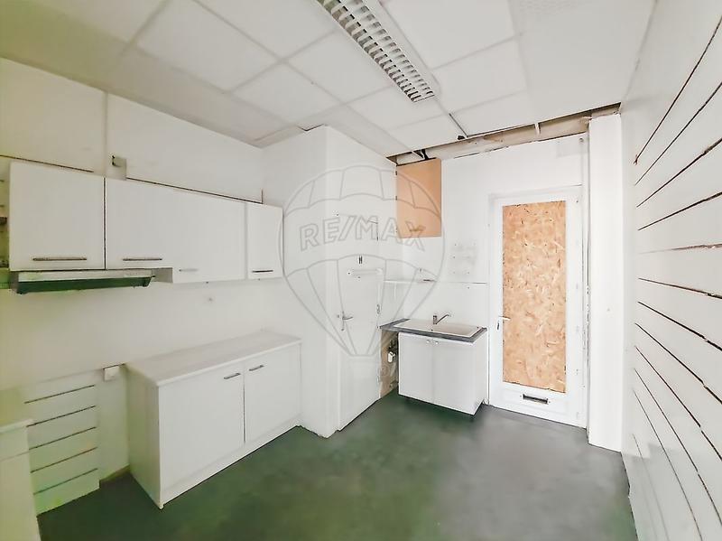 Local commercial - 54 m² - 4 pièces