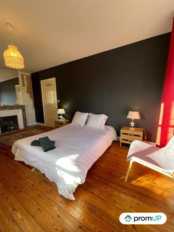 Maison - 270 m² - 10 pièces