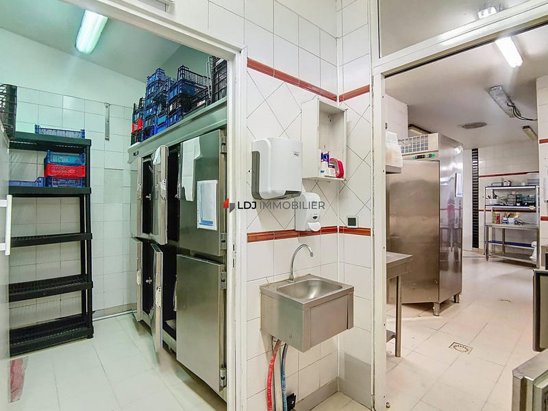 Local commercial - 54 m² - 1 pièce