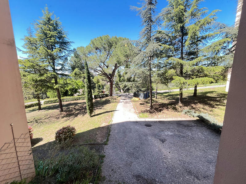 Appartement - 102 m² - 6 pièces