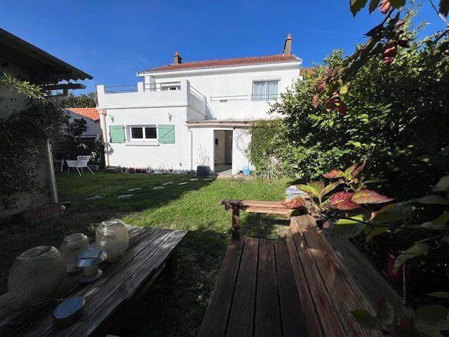 Maison - 149 m² - 7 pièces