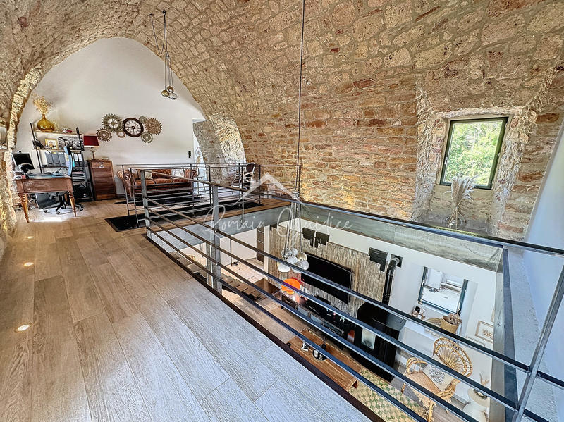 Villa - 196 m² - 5 pièces