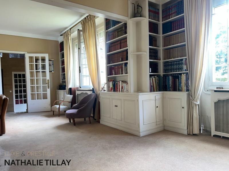 Maison - 222 m² - 9 pièces