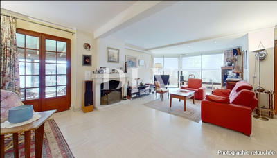 Maison - 220 m² - 8 pièces