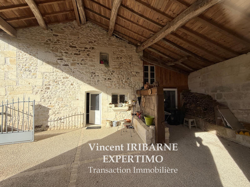 Maison - 202 m² - 7 pièces