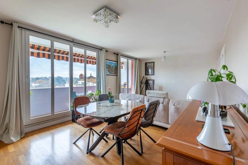 Appartement - 82 m² - 5 pièces