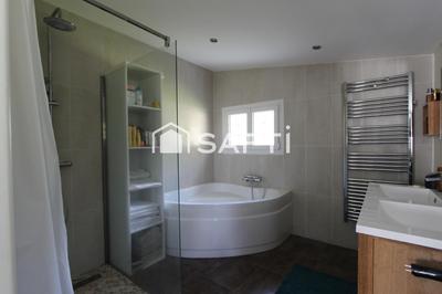 Maison - 296 m² - 12 pièces