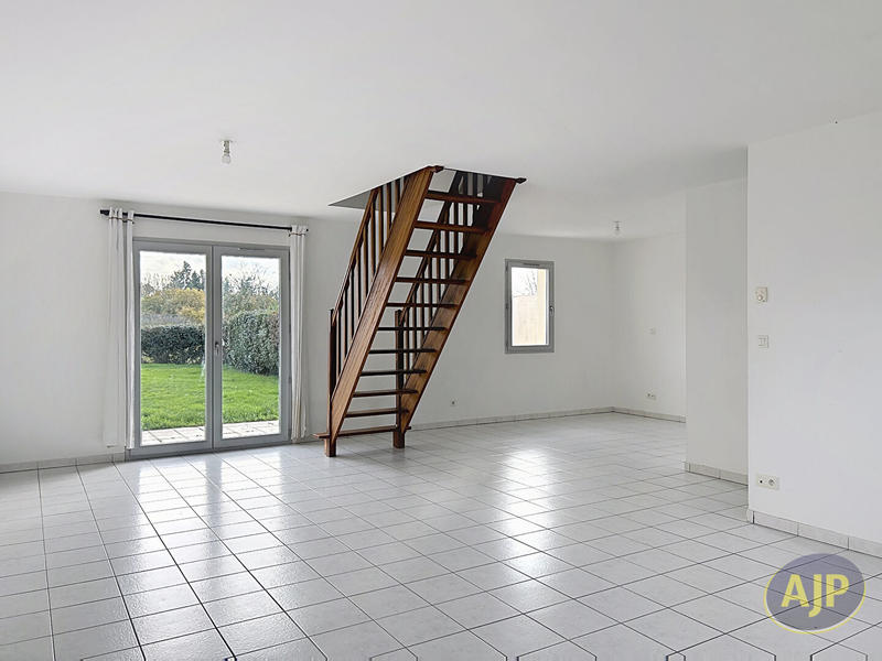 Maison - 93 m² - 4 pièces