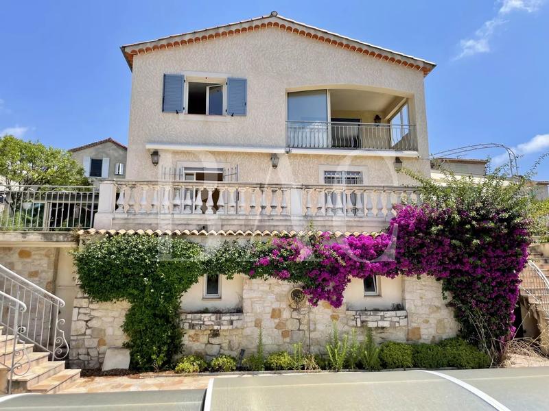 Villa - 350 m² - 7 pièces