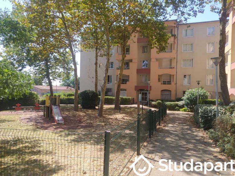 Chambre - 11 m² - 1 pièce