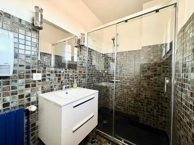 Demeure - 163 m² - 6 pièces