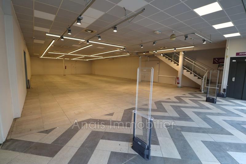 Local commercial - 418 m²