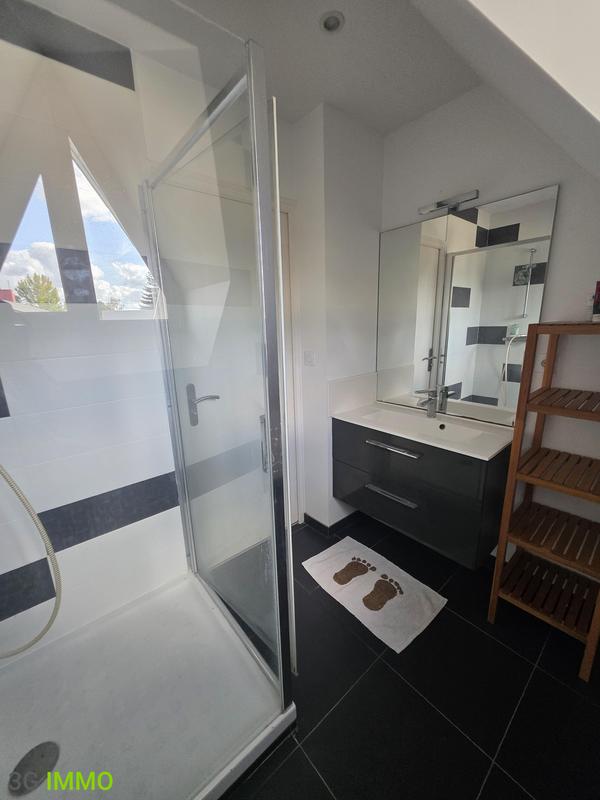 Maison - 330 m² - 9 pièces