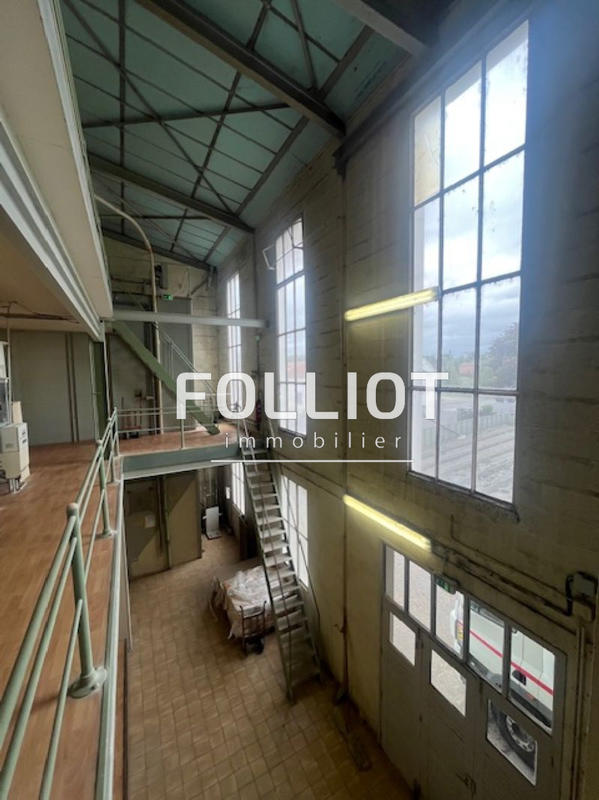 Local d'activité / Entrepôt - 441 m²