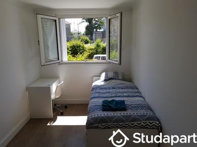 Chambre - 10 m² - 1 pièce