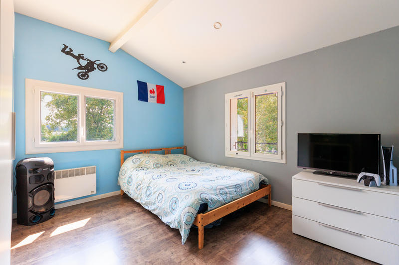 Maison - 213 m² - 9 pièces