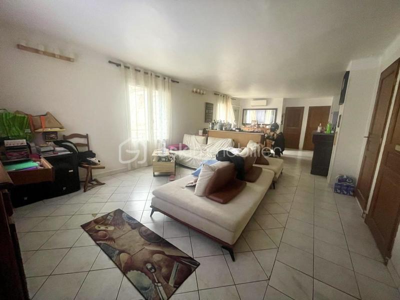 Appartement - 100 m² - 5 pièces