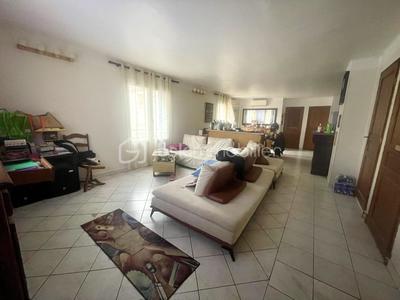 Appartement - 100 m² - 5 pièces