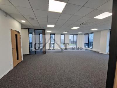 Entrepôt - 1 732 m²