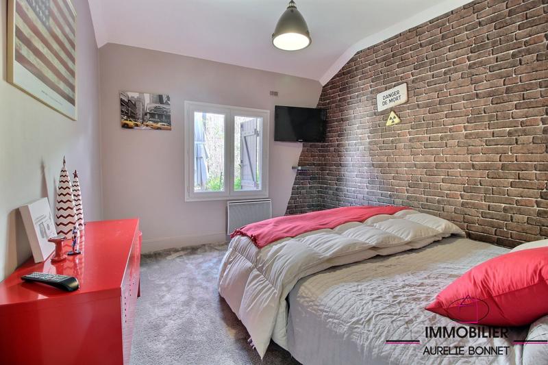 Maison - 241 m² - 7 pièces