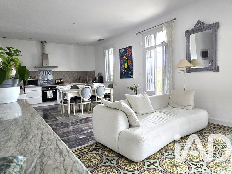 Maison - 215 m² - 8 pièces