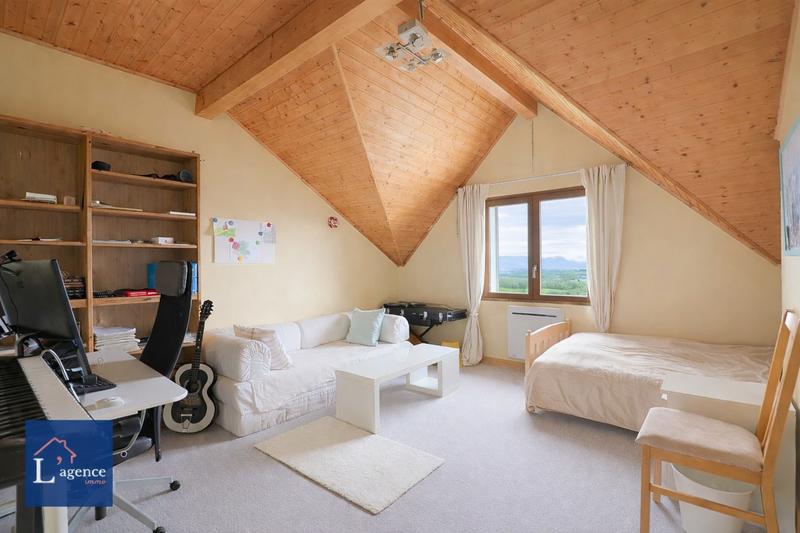 Maison - 200 m² - 7 pièces