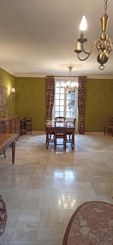 Propriété - 229 m² - 8 pièces