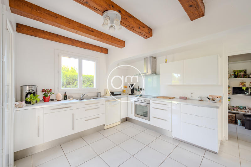 Maison - 212 m² - 7 pièces