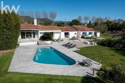 Maison - 295 m² - 7 pièces