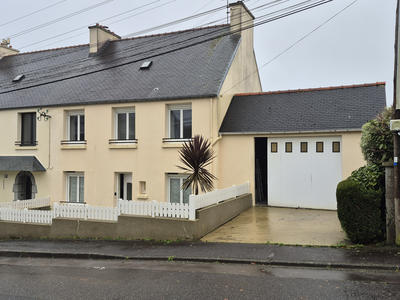 Maison - 99 m² - 6 pièces