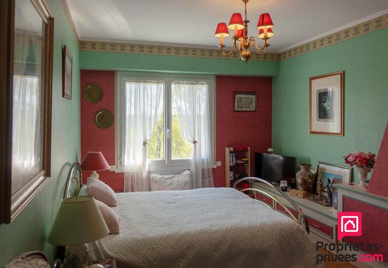 Maison - 200 m² - 8 pièces