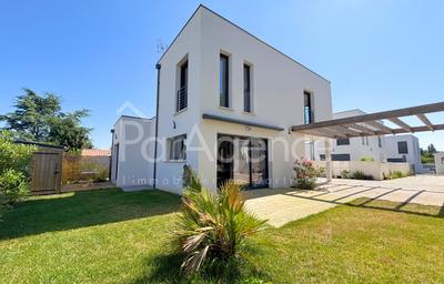 Maison - 104 m² - 4 pièces