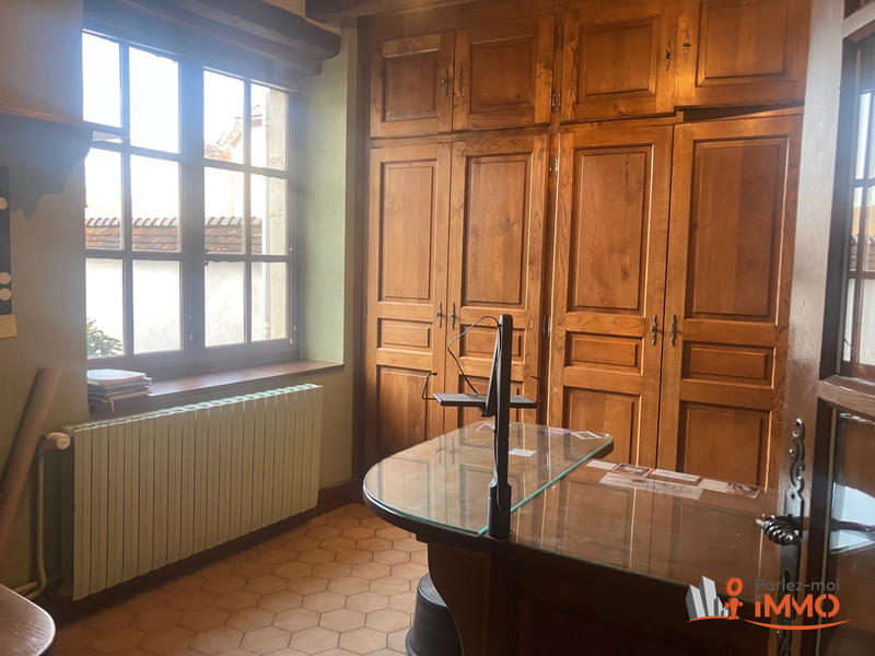 Maison - 187 m² - 8 pièces