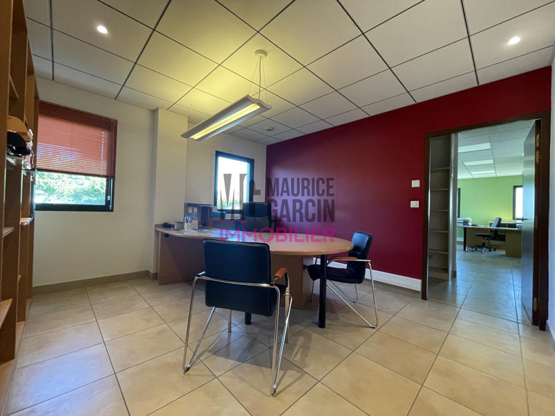 Local d'activités - 900 m²